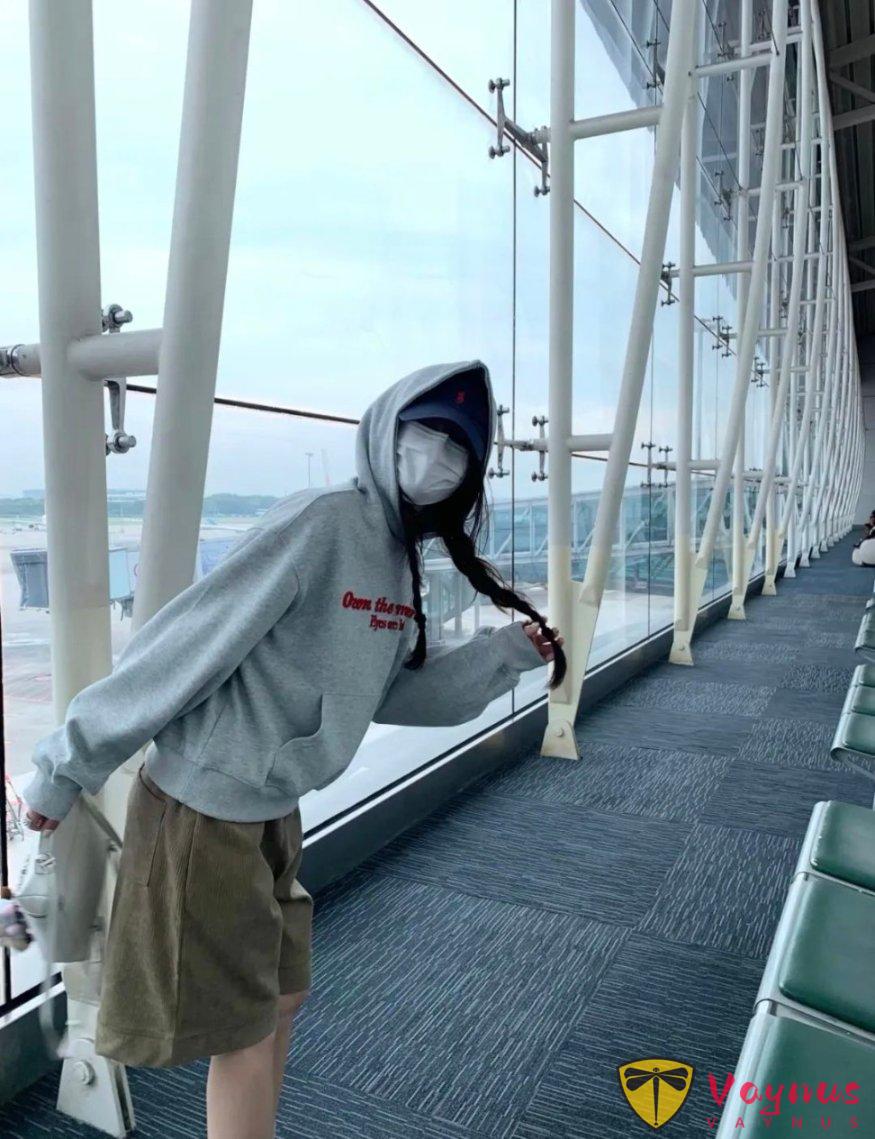 灰色连帽卫衣怎么搭