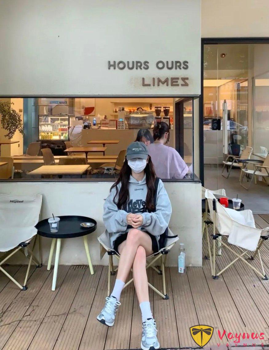 灰色连帽卫衣怎么搭