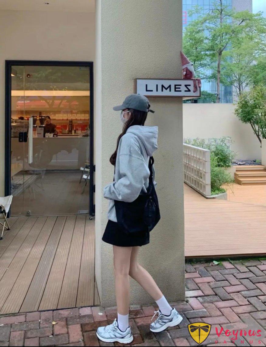 灰色连帽卫衣怎么搭