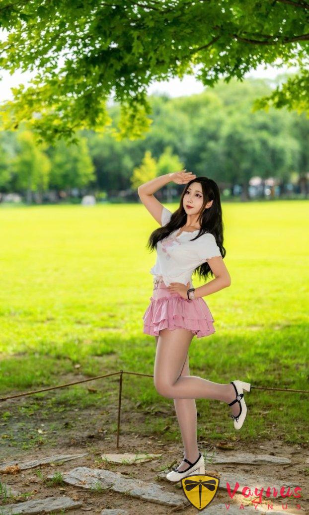 微胖女孩拍照，9個自信姿勢！告別身材焦慮，讓你又甜又辣，閃閃發光