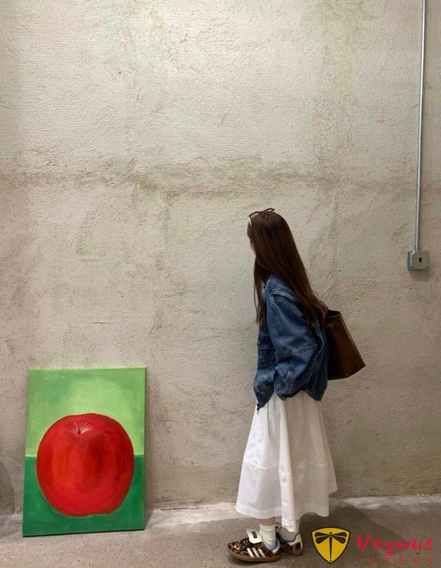 牛仔外套+白裙子