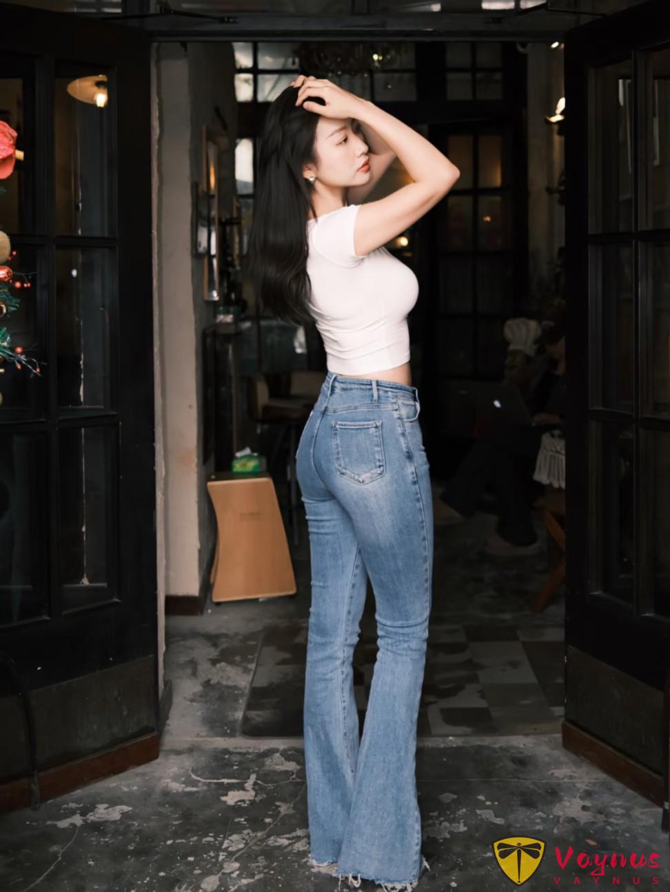 日常穿牛仔褲,學幾個萬能拍照動作!好看顯瘦顯身材,時髦又顯白