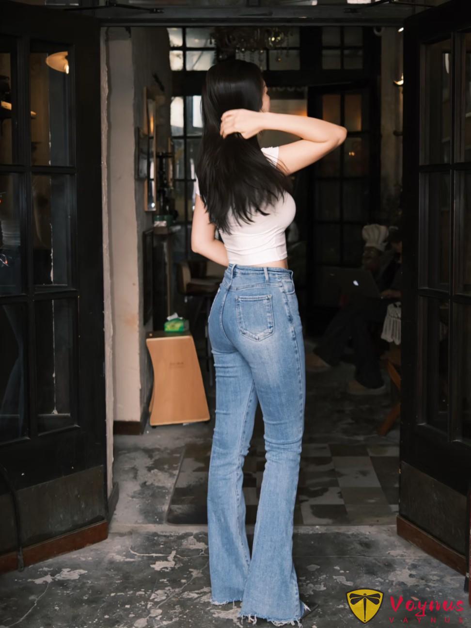 喇叭牛仔裤拍照姿势，一秒穿出港风复古感，巨显腿长S曲线