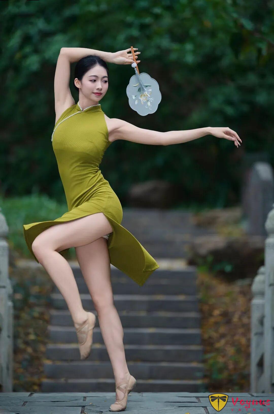 舞蹈生拍旗袍也太絕了!9個教科書般的姿勢,優雅靈動有韻味