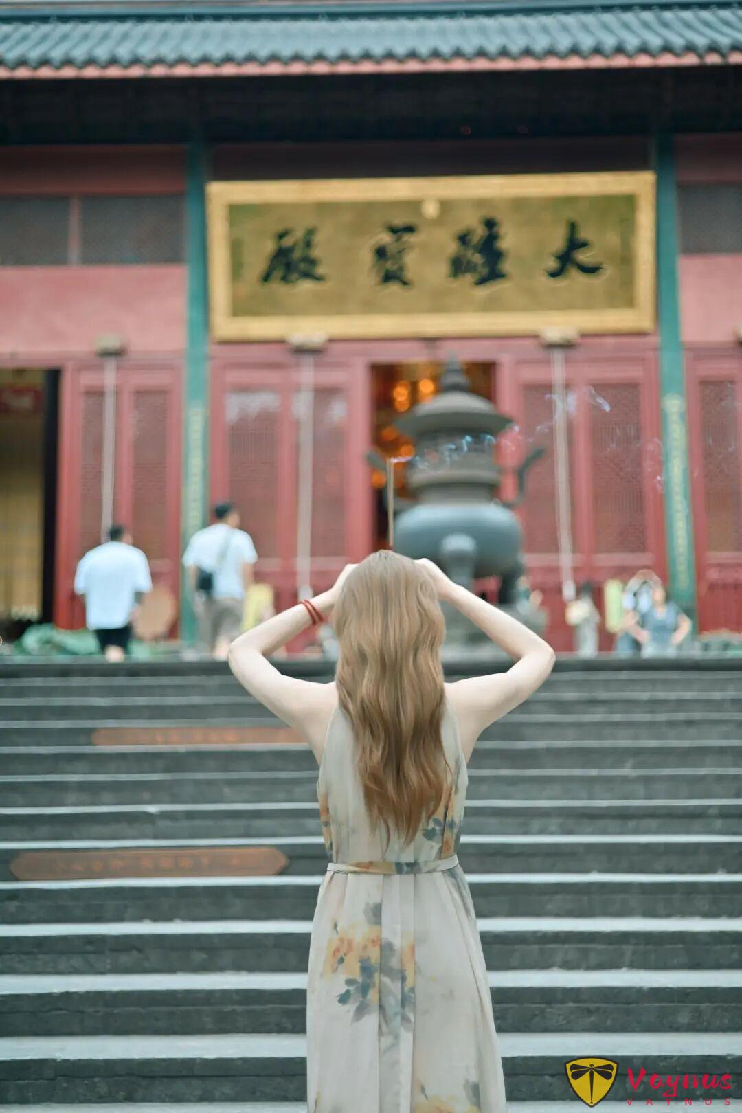 寺庙怎么拍出高级感,几个简单动作+技巧,让你赞爆朋友圈,拍出禅意氛围感照片!