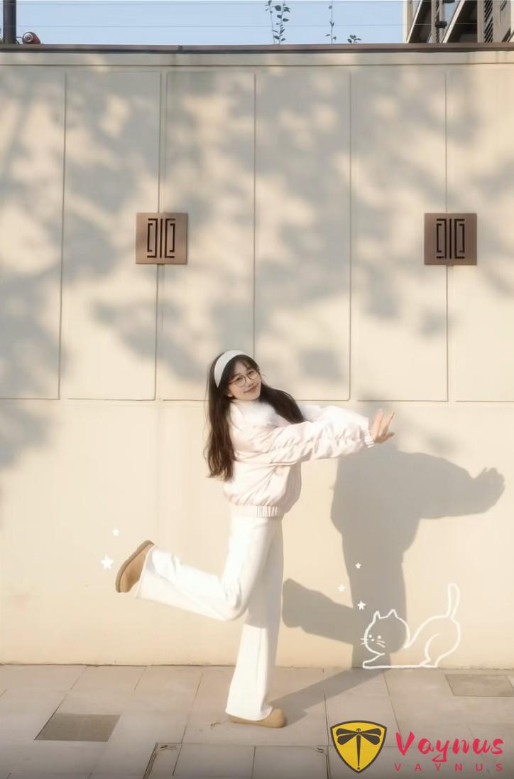 冬天穿羽绒服怎么拍？4个超简单的拍照姿势！照片气质漂亮，时尚又显高显瘦