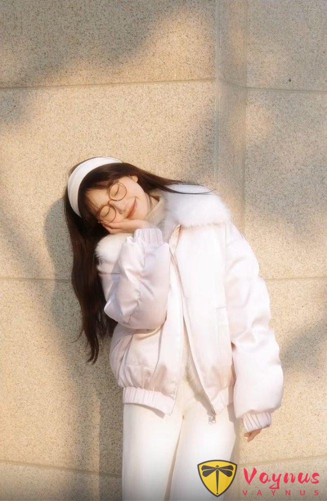 冬天穿羽绒服怎么拍？4个超简单的拍照姿势！照片气质漂亮，时尚又显高显瘦