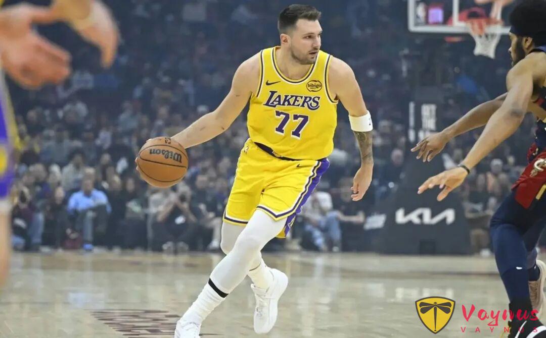 湖人狂输30分！詹姆斯泪洒赛场！布朗尼连得8分，小里复出在即！