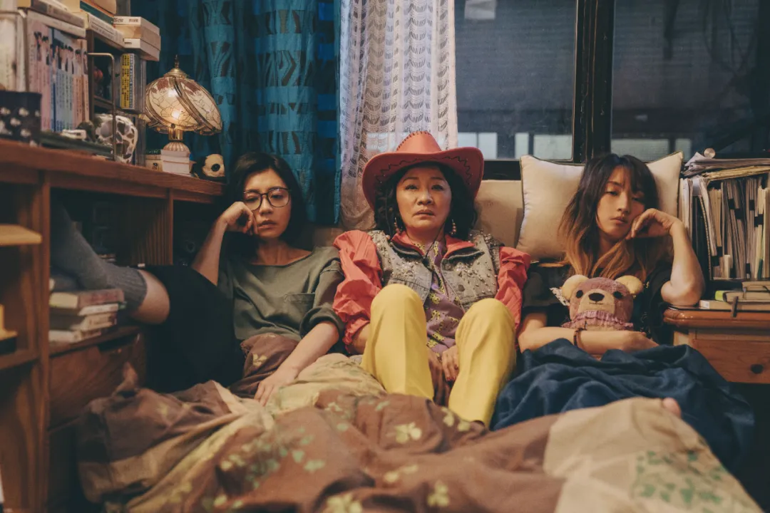 又挖到一部由Netflix出品的寶藏家庭臺劇《媽，別鬧了！》！這劇意外的好看！