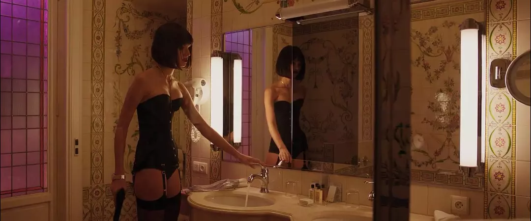 因争议被低调上映的爽片《安娜/ANИA》，俄罗斯超模变身女杀手太上头！建议收藏
