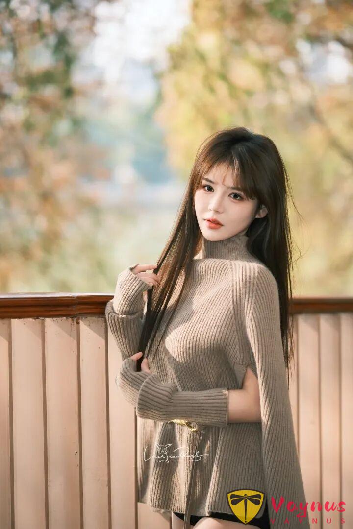 冬天穿毛衣，学几个户外拍照姿势，简约大气不落俗，慵懒随性显气质