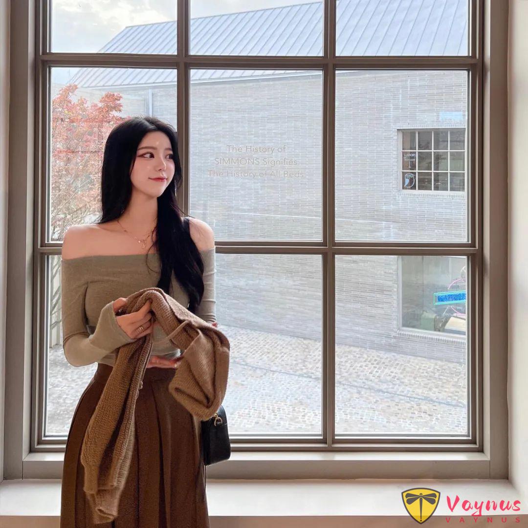 韩国极品女神！凹凸有致，身材和眼睛有点夸张了