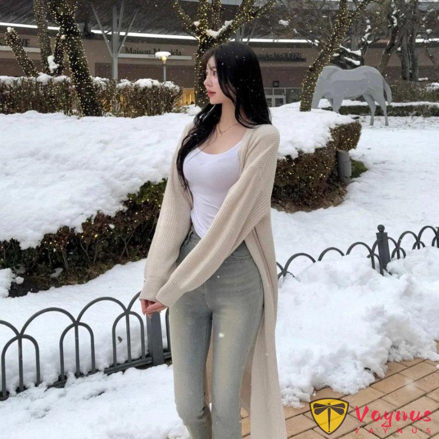 韩国极品女神！凹凸有致，身材和眼睛有点夸张了