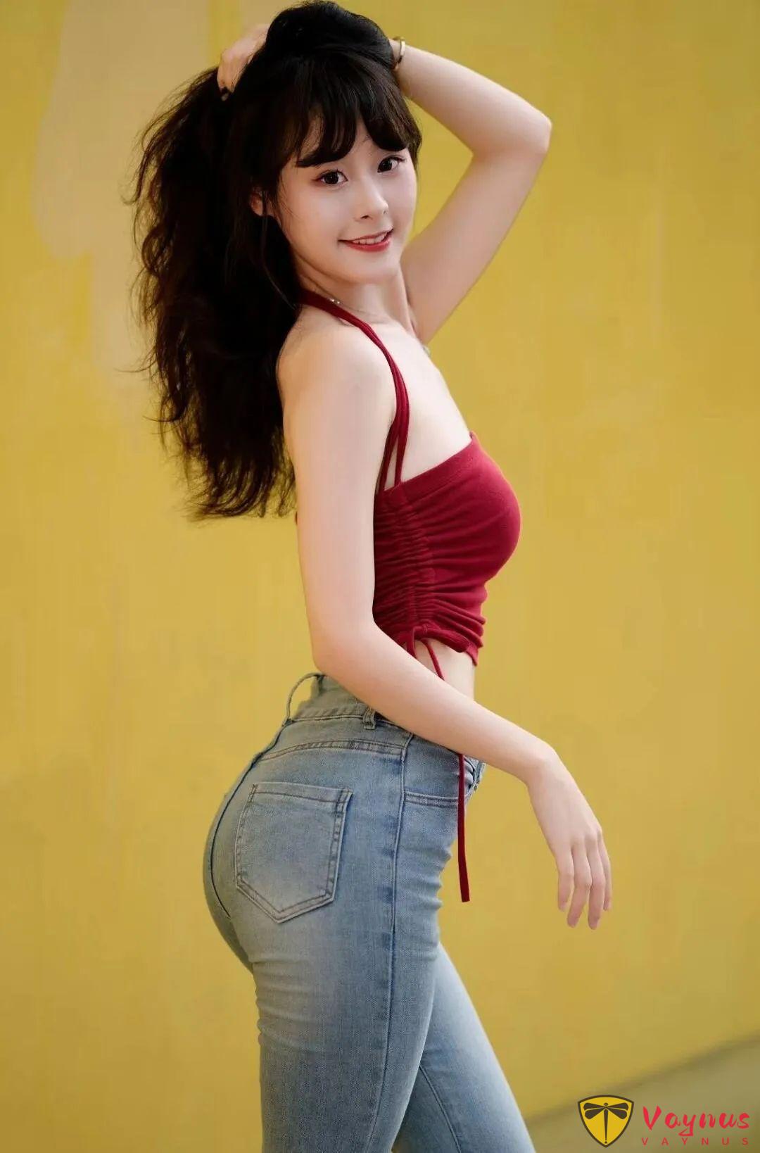 红吊带穿搭，9个精选动作简单又上镜，气质拉满，自然甜美又氛围感爆棚，轻松拍出生活大片