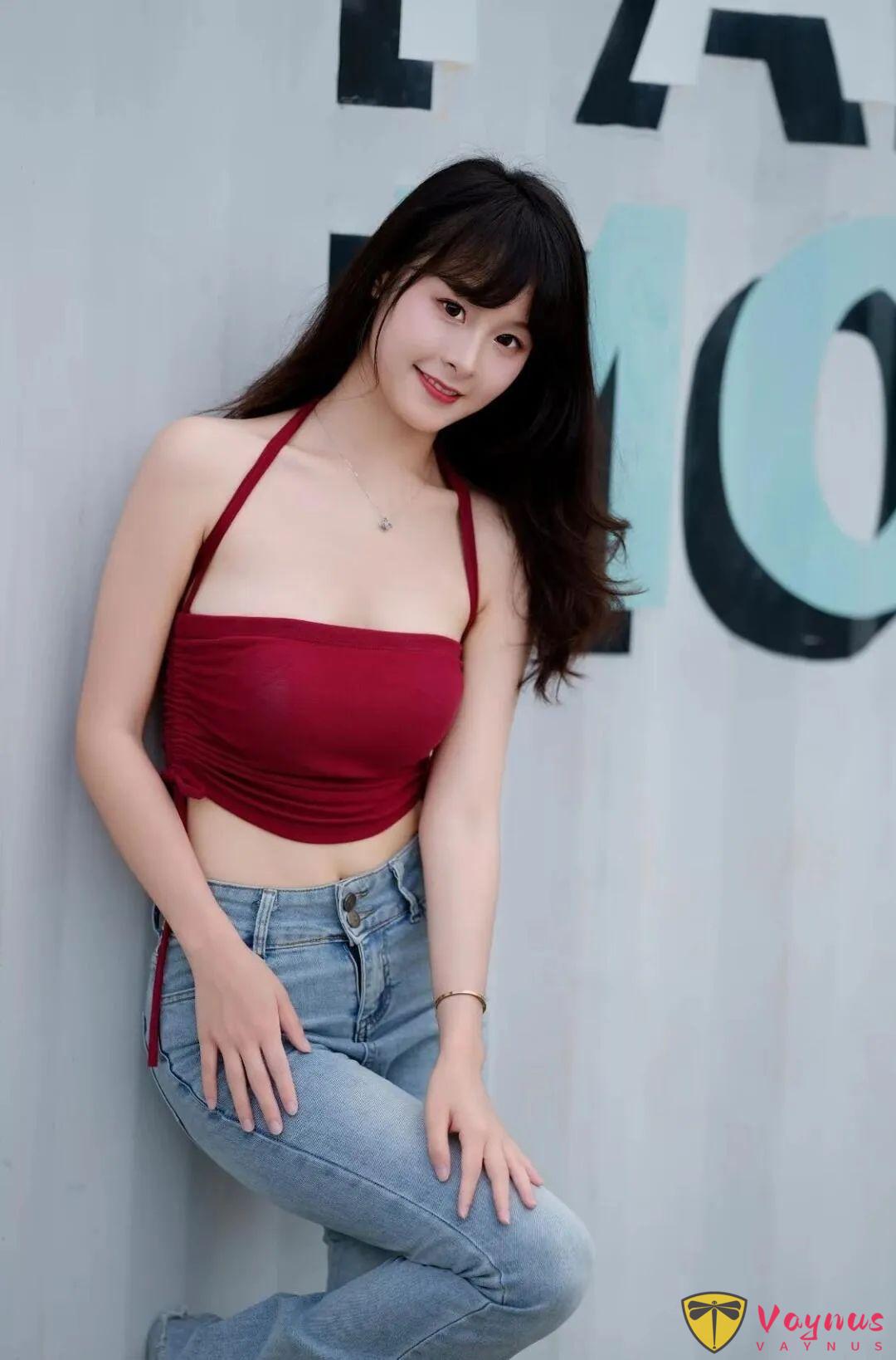 红吊带穿搭，9个精选动作简单又上镜，气质拉满，自然甜美又氛围感爆棚，轻松拍出生活大片