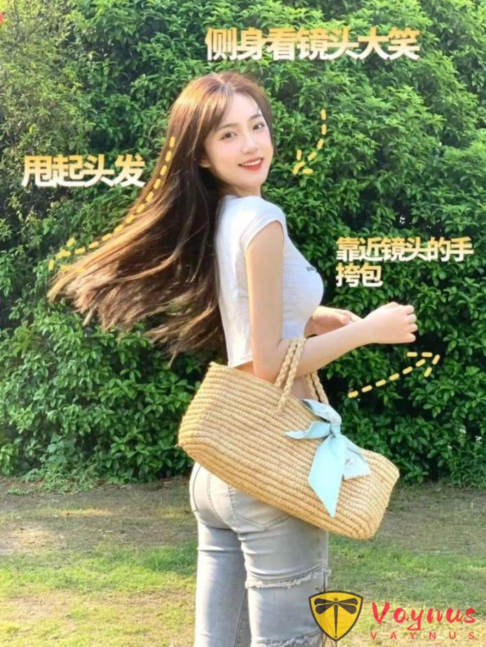 牛仔裤必学的9个万能动作，阳光自然又舒服，拍出青春感拉满的你