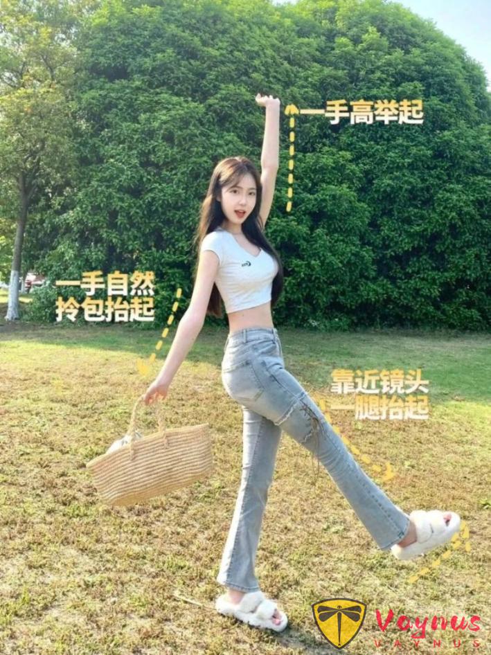 牛仔裤必学的9个万能动作，阳光自然又舒服，拍出青春感拉满的你