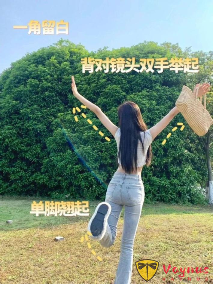 牛仔裤必学的9个万能动作，阳光自然又舒服，拍出青春感拉满的你