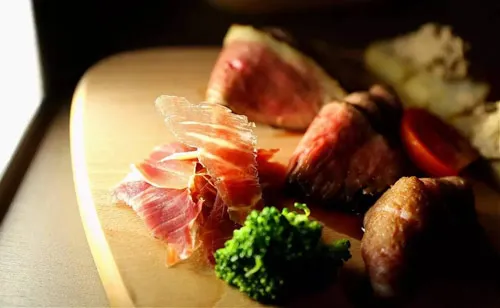 被稱作奢侈品的人間美味——伊比利亞火腿!