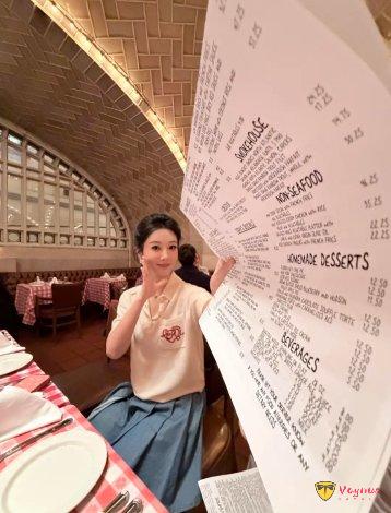 跟着杨紫学拍照!超火的小票广角照教程来啦!轻松get杨紫同款,简直绝了!