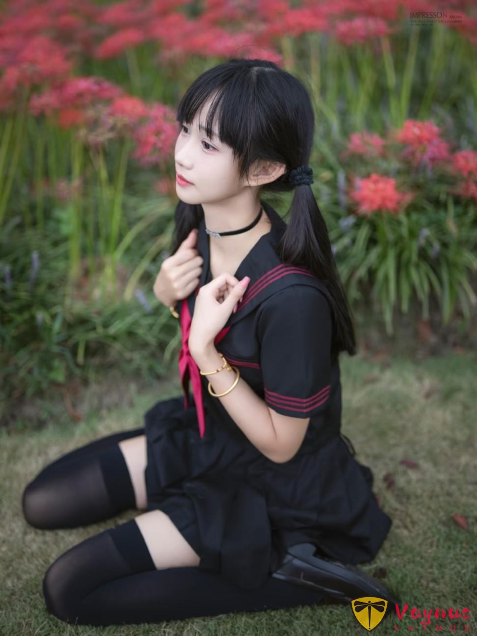 9個彼岸花拍照姿勢，自帶清冷破碎感，拍出日系宿命感大片