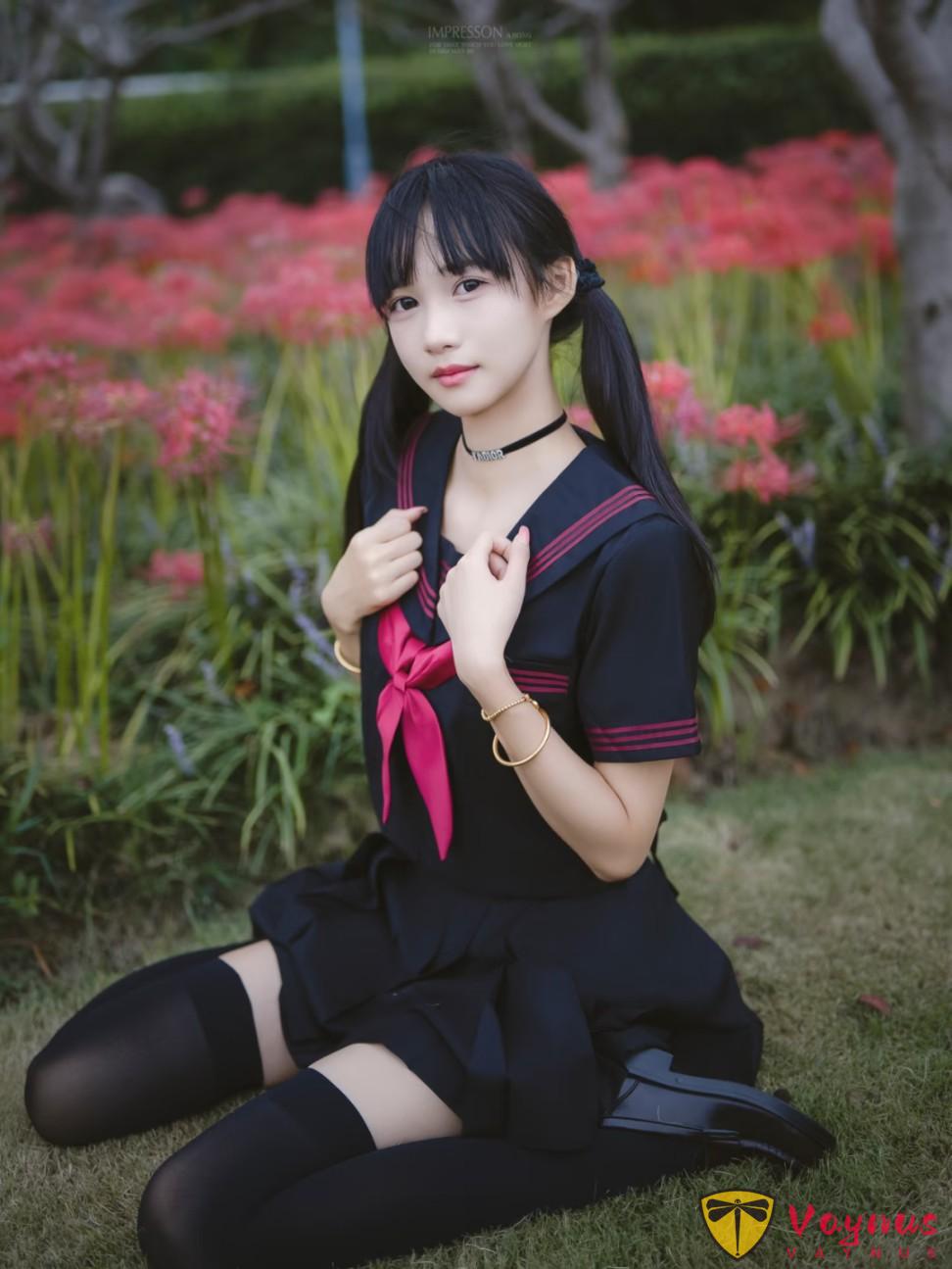 9個彼岸花拍照姿勢，自帶清冷破碎感，拍出日系宿命感大片