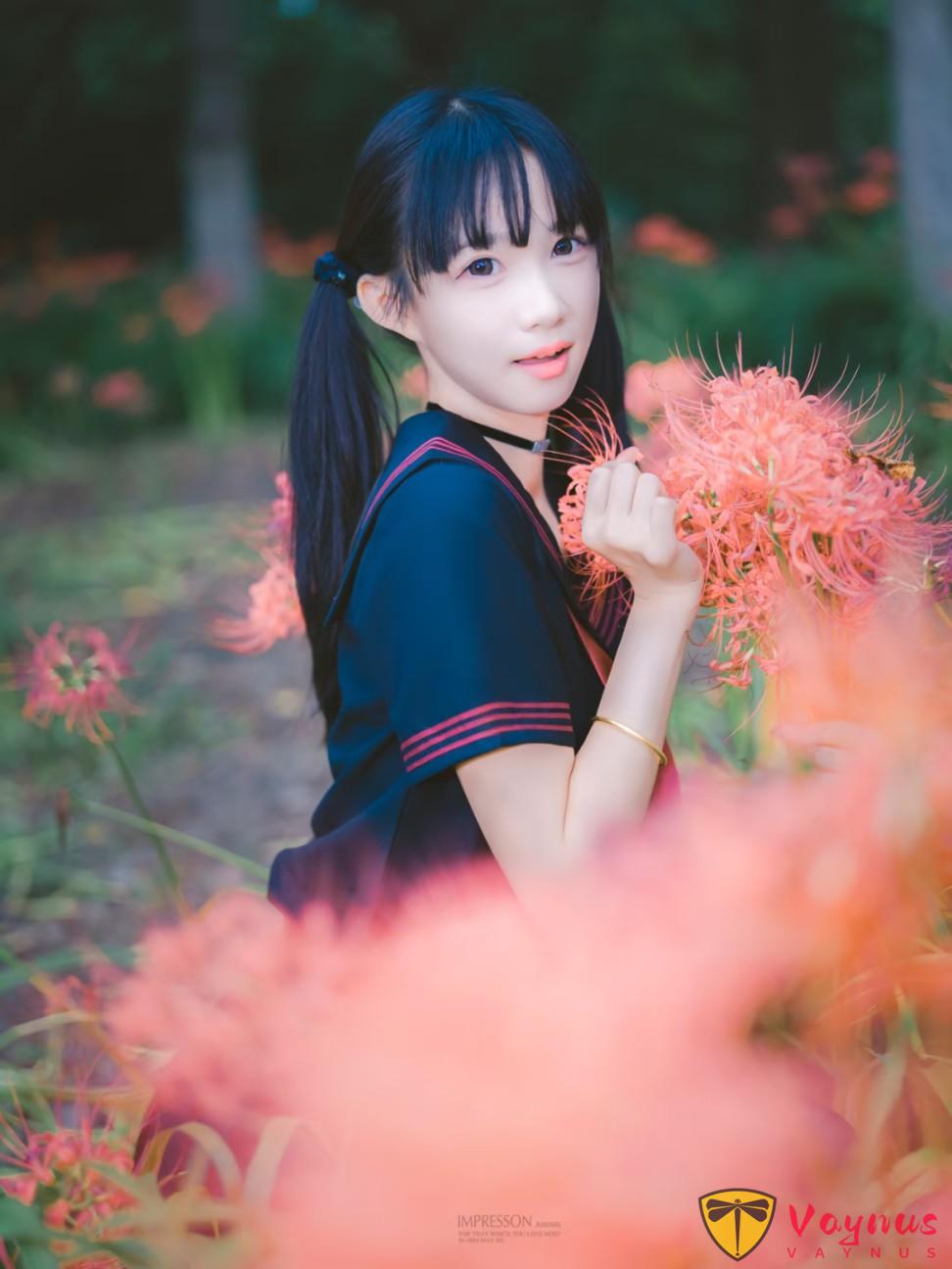 9個彼岸花拍照姿勢，自帶清冷破碎感，拍出日系宿命感大片