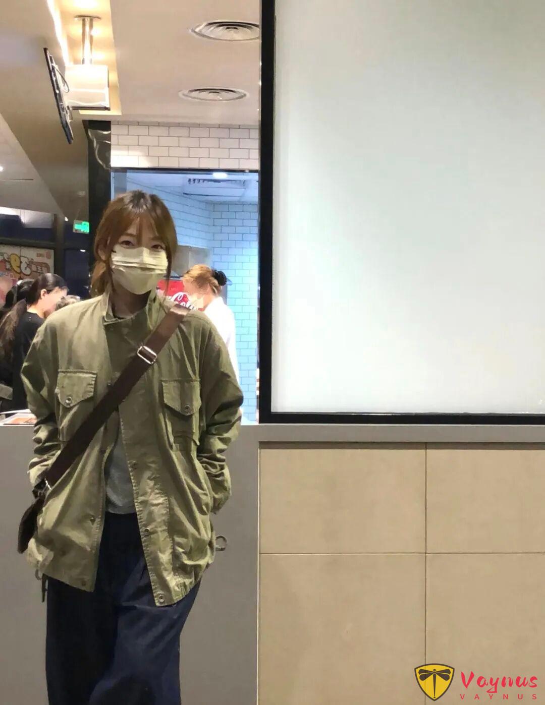 帅气的军绿色工装外套