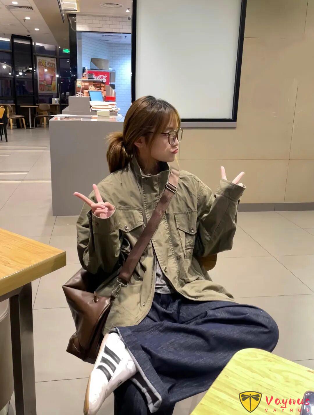 帅气的军绿色工装外套