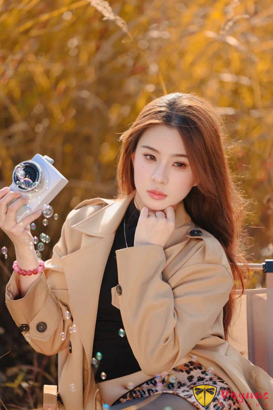 蘆葦蕩怎麼拍才高階？學會這9個氛圍感姿勢，氣質這一塊拿捏了