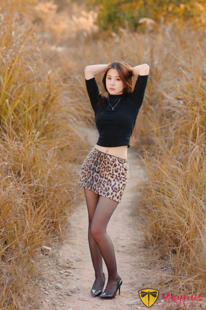 蘆葦蕩怎麼拍才高階？學會這9個氛圍感姿勢，氣質這一塊拿捏了