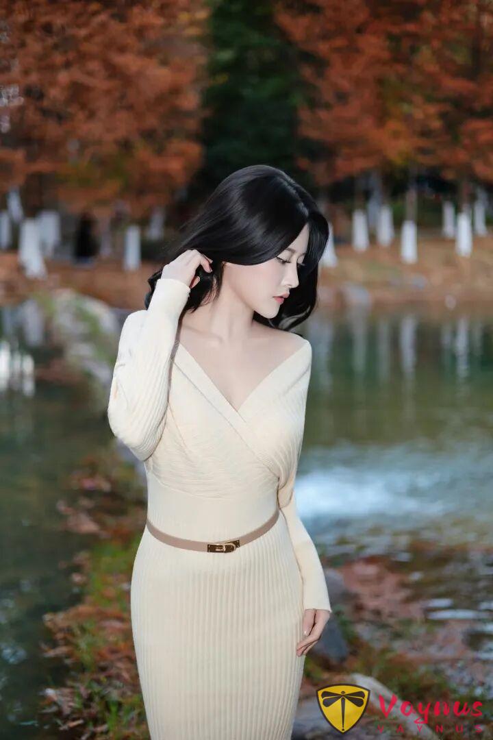 9个温柔针织裙拍照姿势，显瘦遮肉又有气质，路人也能拍出女神感