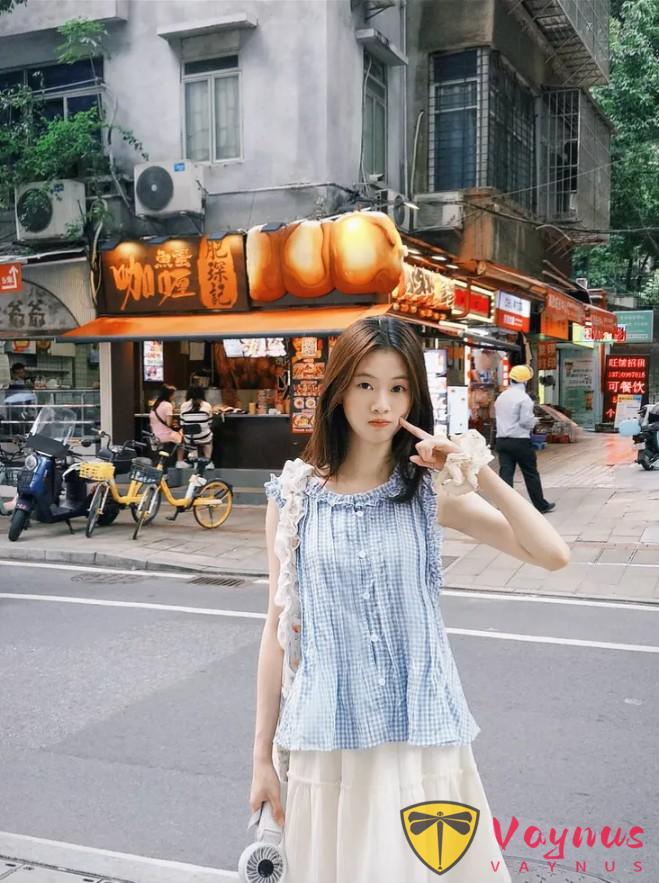 6個穿裙子拍照姿勢，自由鬆弛不做作，甜妹氛圍拉滿，誰拍誰好看