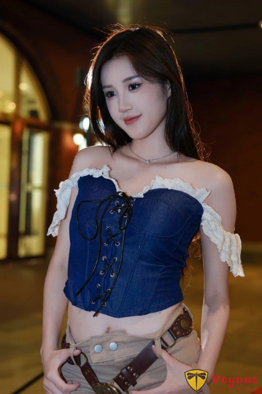 夜景人像，原图直出！学会这几个仰拍姿势，轻松拍出逆天大长腿