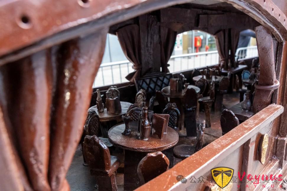 世界上最长的巧克力火车雕塑在米兰诞生，55米！！！