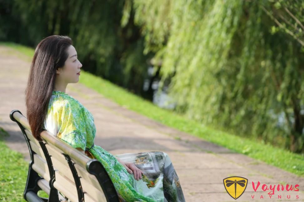 中年女士拍照拒绝“大妈感”，6个扬长避短的小技巧，拍照好看、自然有气质