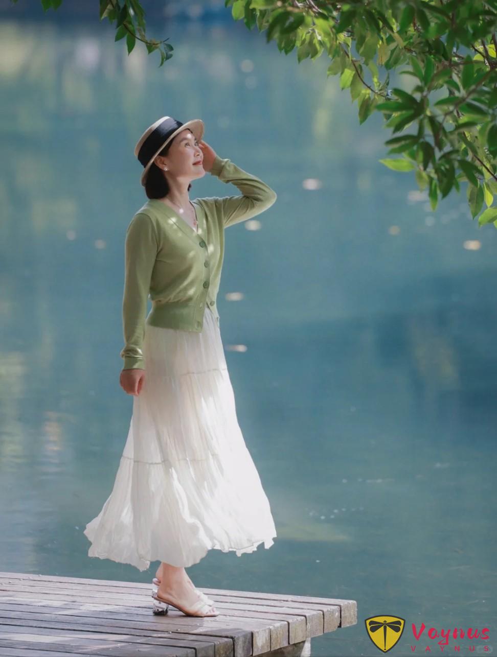 中年女士拍照拒绝“大妈感”，6个扬长避短的小技巧，拍照好看、自然有气质