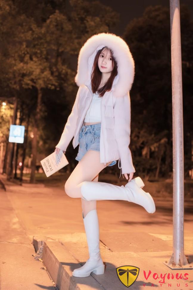 冬天穿羽绒服,9个拍照姿势,软糯可爱、显瘦保暖,谁能不爱呀