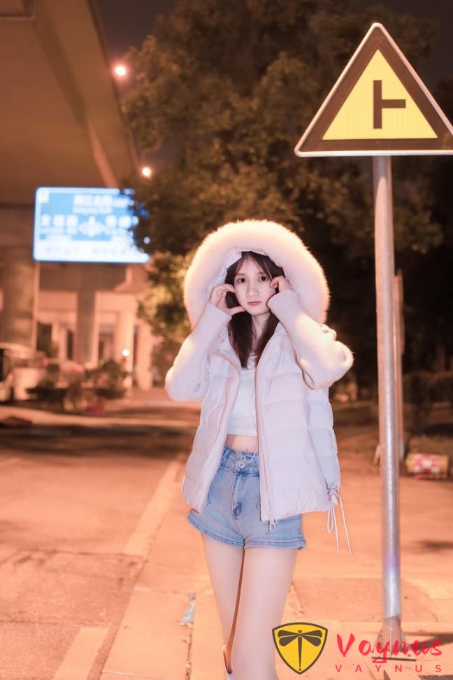 冬天穿羽绒服,9个拍照姿势,软糯可爱、显瘦保暖,谁能不爱呀