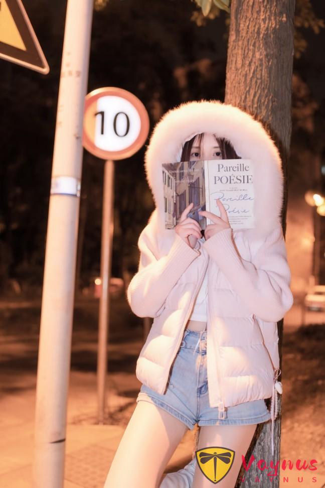 冬天穿羽绒服,9个拍照姿势,软糯可爱、显瘦保暖,谁能不爱呀