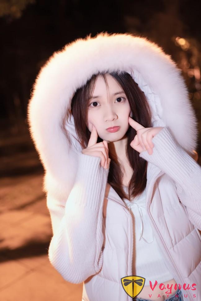 冬天穿羽绒服,9个拍照姿势,软糯可爱、显瘦保暖,谁能不爱呀