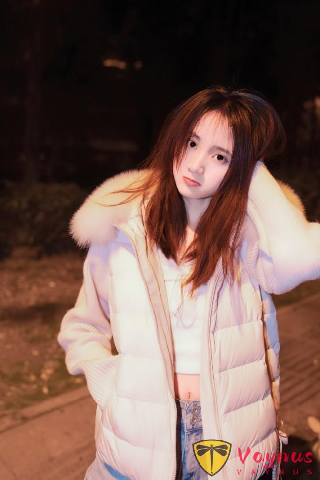 冬天穿羽绒服,9个拍照姿势,软糯可爱、显瘦保暖,谁能不爱呀