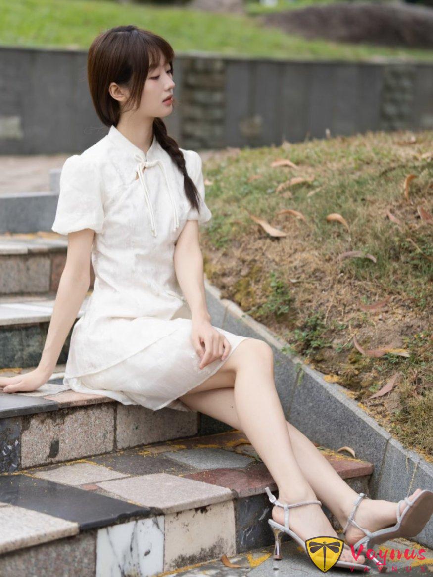 9个新中式甜妹拍照姿势,把国风穿出清纯白月光,秒变灵动少女