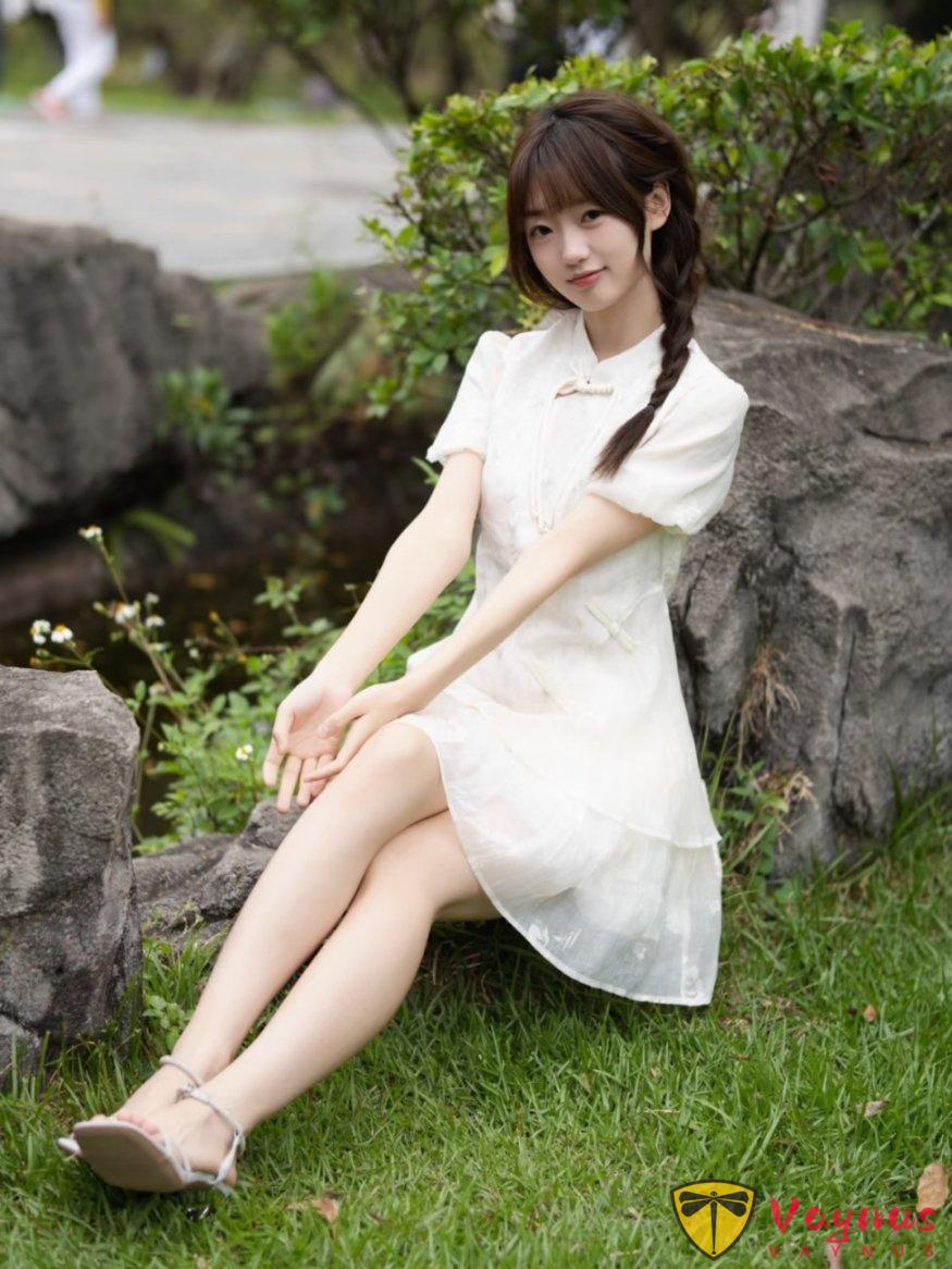 9个新中式甜妹拍照姿势,把国风穿出清纯白月光,秒变灵动少女