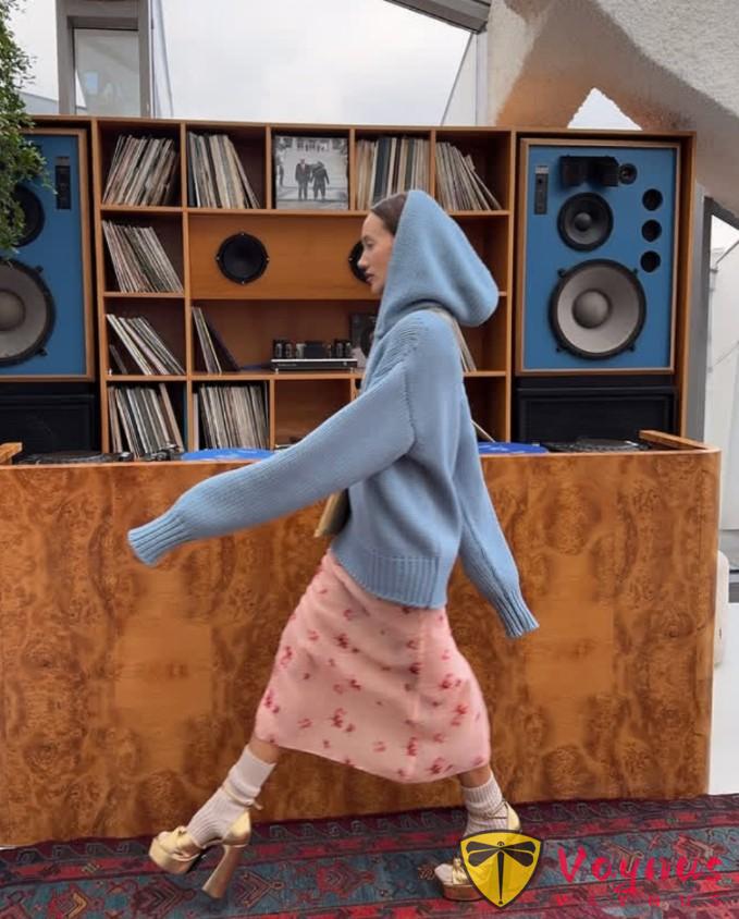 “毛衣+裙子”，谁穿谁美！