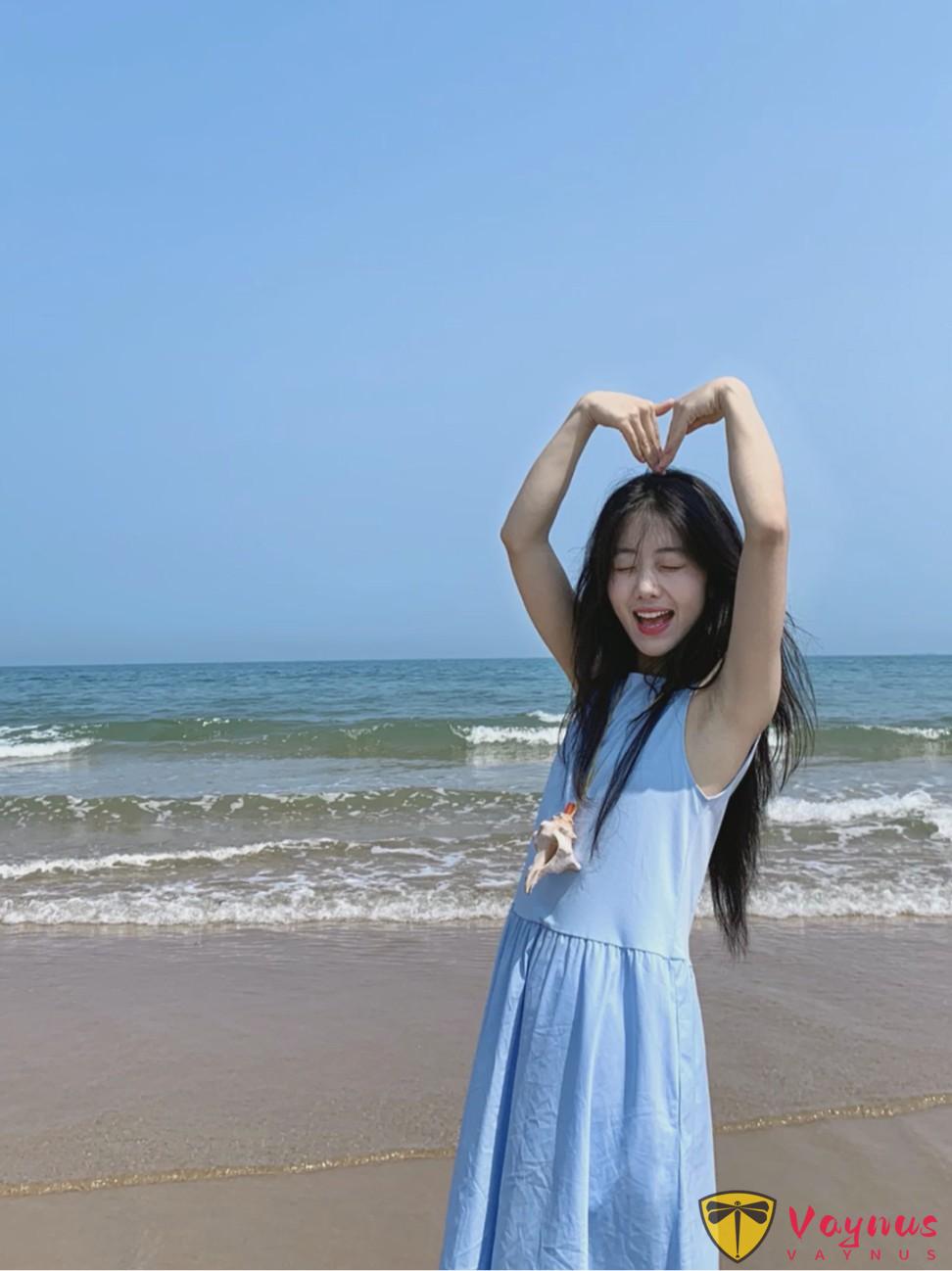 来学一些夏日海边旅行拍照姿势！谁拍谁漂亮出片！