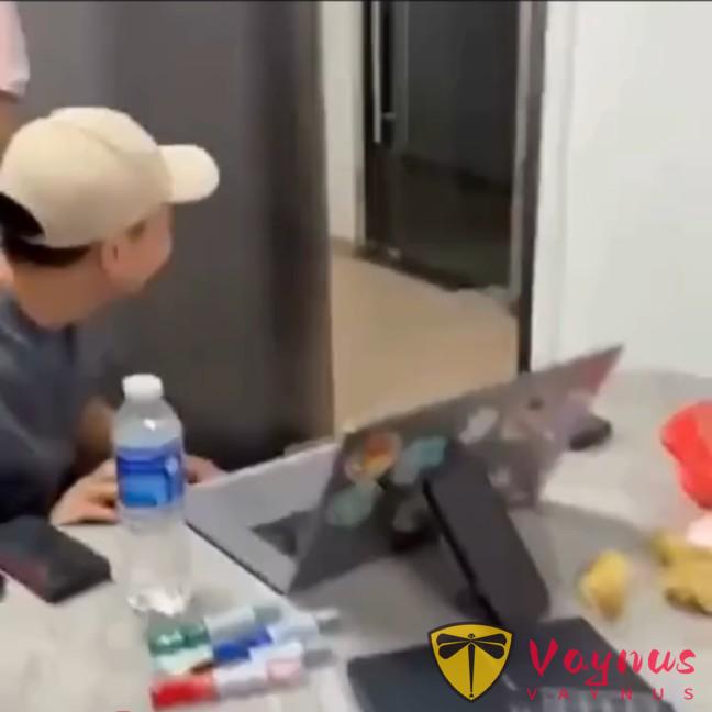 高管與網紅女下屬,6分鐘辦公室“激戰”影片曝光!叫聲很高亢!