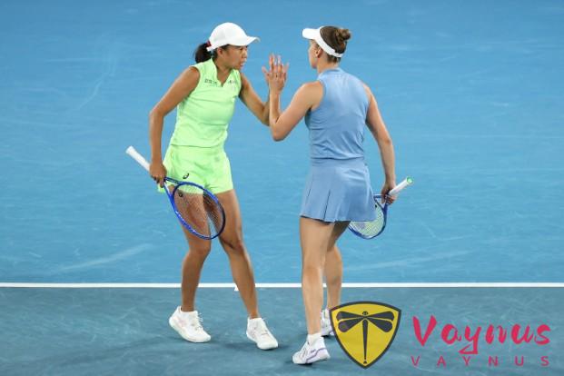 澳網 | 過山車！張帥/梅爾滕斯2比0達尼麗娜/克魯尼奇，張帥二度加冕澳網女雙冠軍！