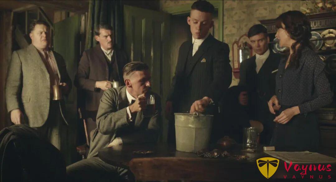 犯罪英剧《浴血黑帮》:史上真实的“剃刀党”,他们衣冠楚楚,却个个眼神犀利!