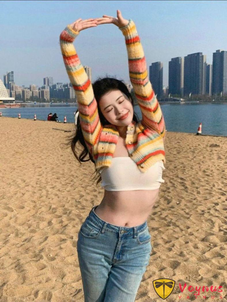 沙灘元氣甜妹寫真,9個定製姿勢拍出陽光活力感